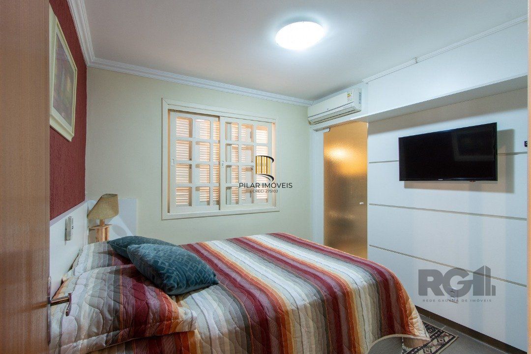 Casa para Venda - 254m², 4 dormitórios, sendo 3 suites, 5 vagas - Espirito Santo