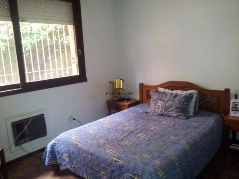 Casa para Venda - 400m², 3 dormitórios, sendo 1 suites, 2 vagas - Cristal