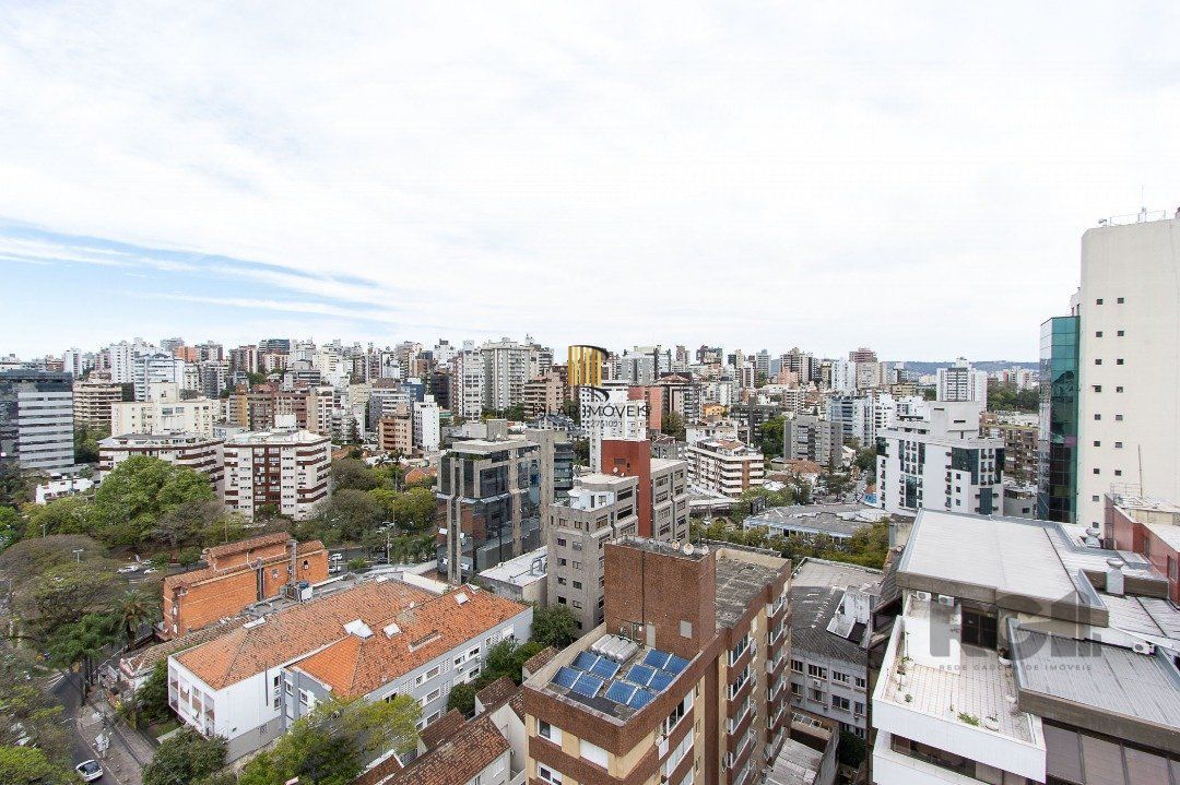 Com uma área generosa de 81,19 metros quadrados,