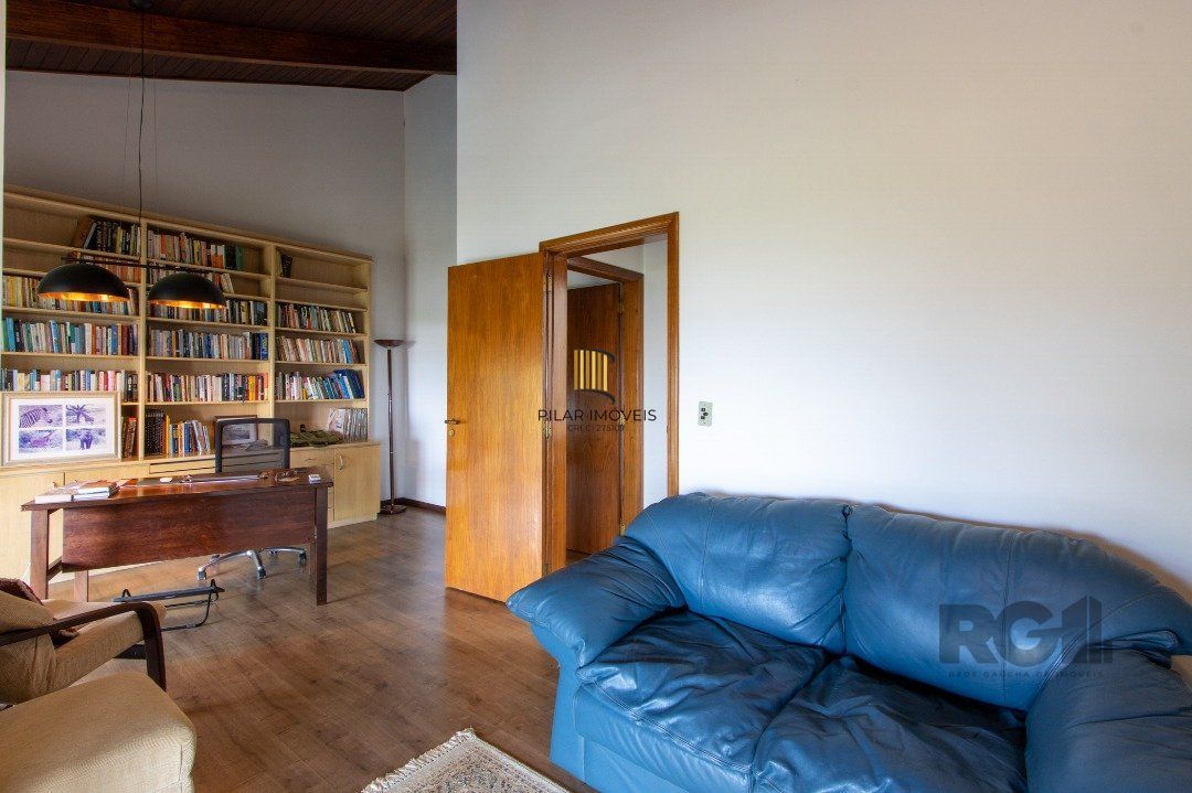 Sobrado com vista para Rio, 3 quartos, 2 suites, pátio, piscina, vaga para 4 carros - Bairro Vila Assunção
