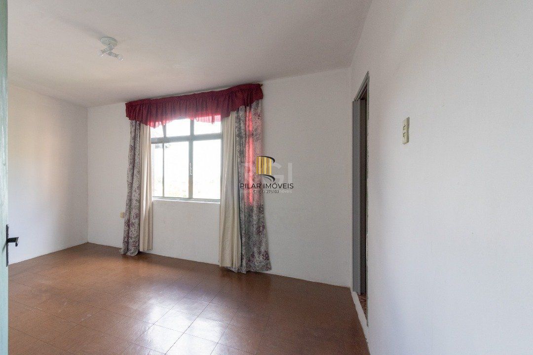Casa para Venda - 220m², 3 dormitórios, sendo 2 suites, 2 vagas - Coronel Aparício Borges