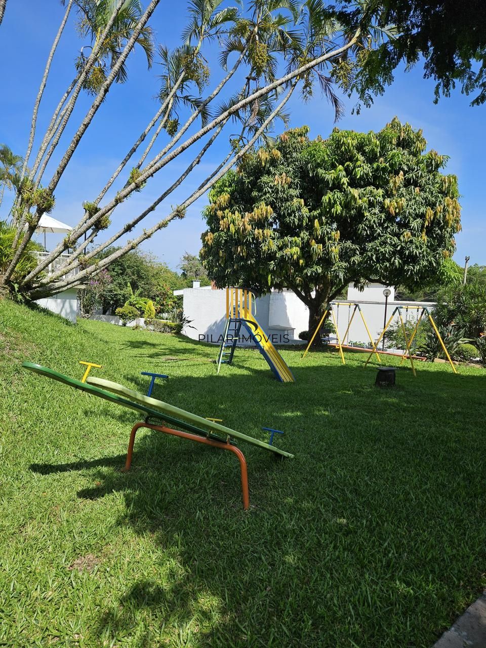 Casa em Condomínio, 03 dormitórios 04 Vagas, 229m²  na Tristeza, Porto Alegre, RS!!