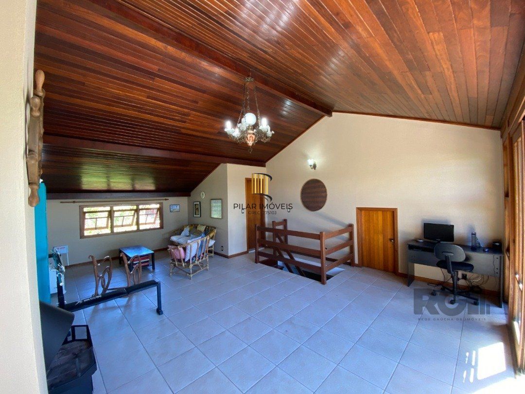 Casa para Venda - 350m², 4 dormitórios, sendo 4 suites, 4 vagas - Tristeza