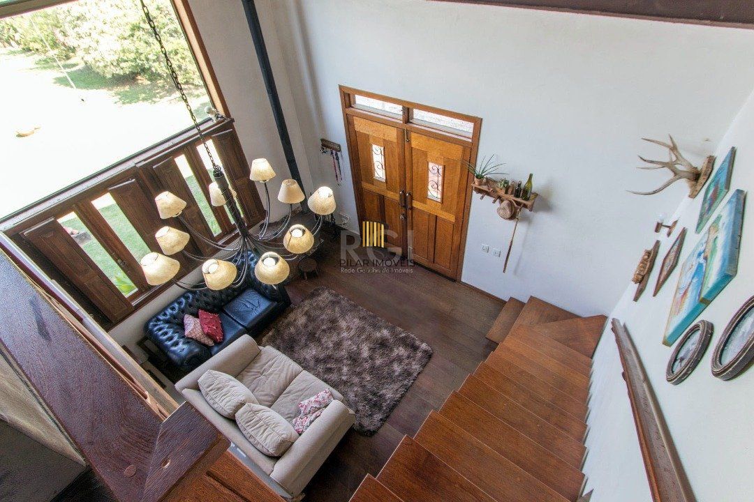 Casa para Venda - 250m², 3 dormitórios, sendo 2 suites, 3 vagas - Ponta Grossa