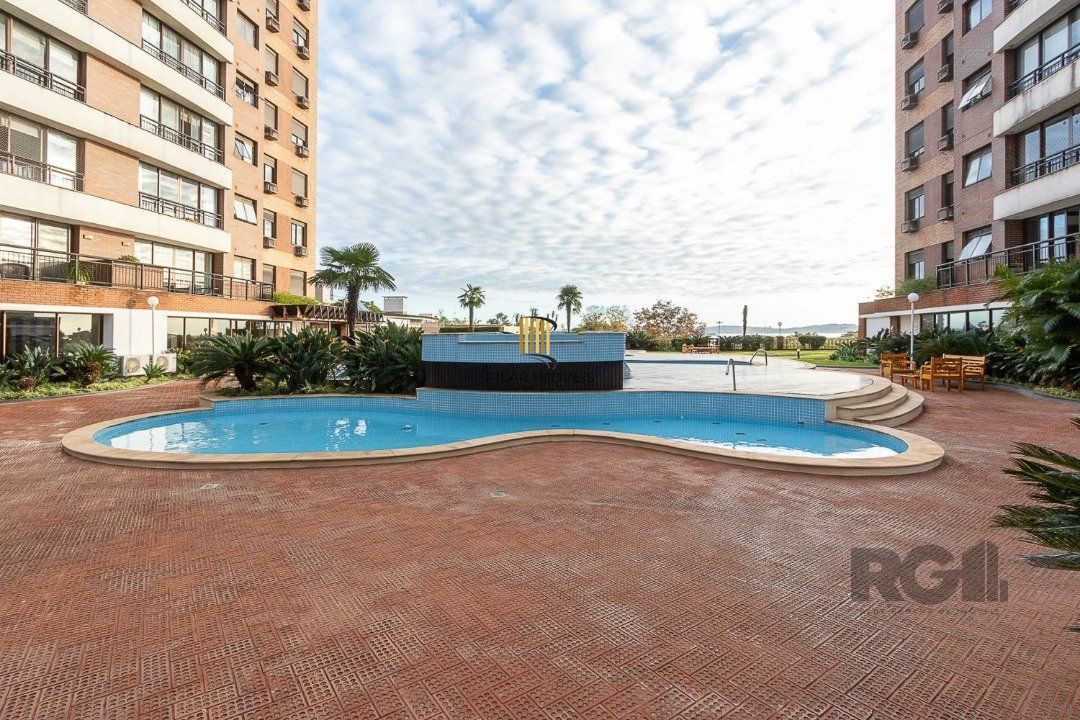 Apartamento de 3 dormitórios, sendo 1 suíte, 1 vaga de garagem, infra completa no bairro Tristeza