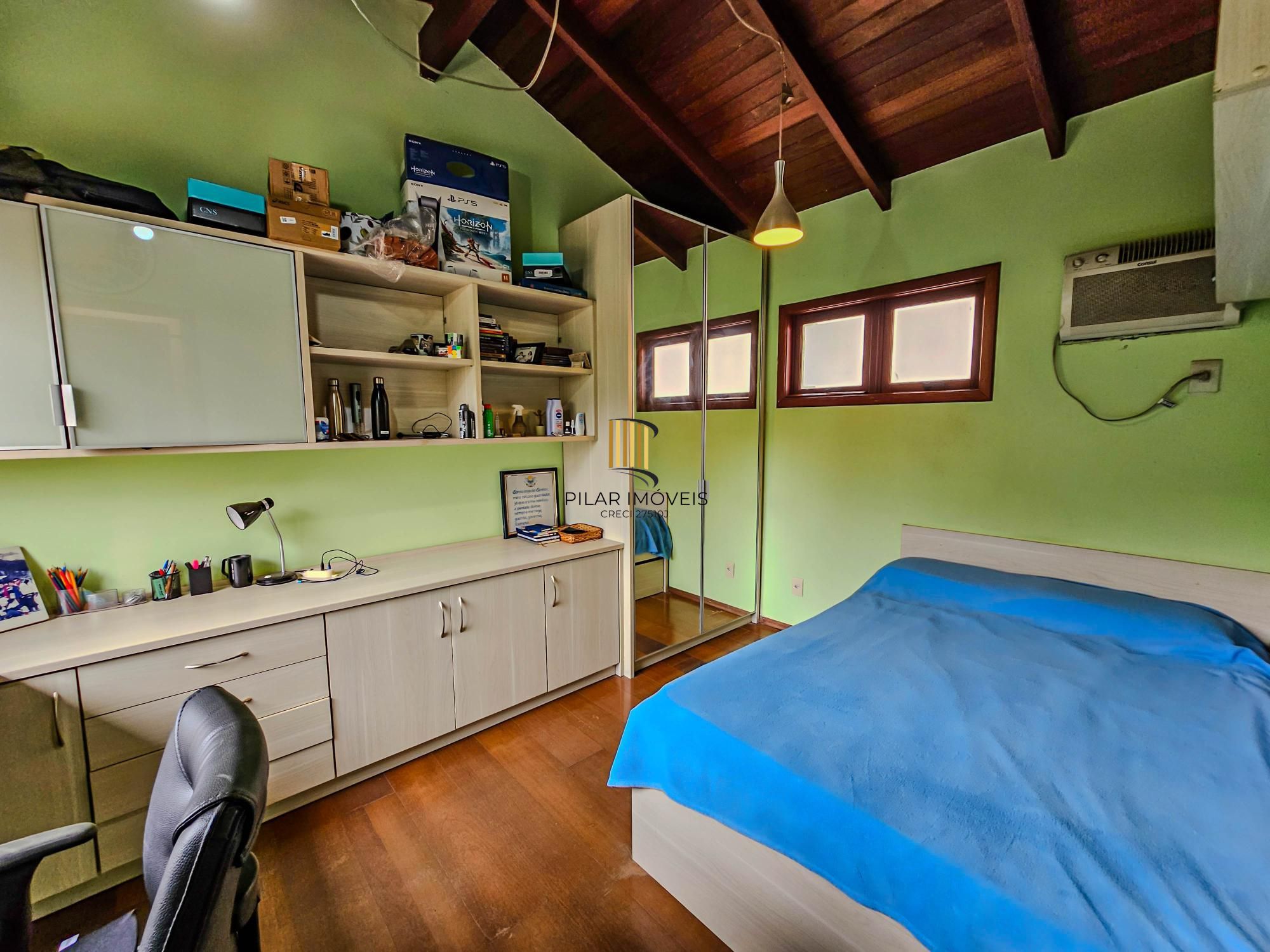 Casa em condomínio fechado, 5 dormitórios, Bairro Teresópolis
