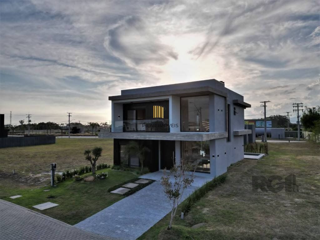 Casa de Condomínio 4 dormitórios no bairro Centro