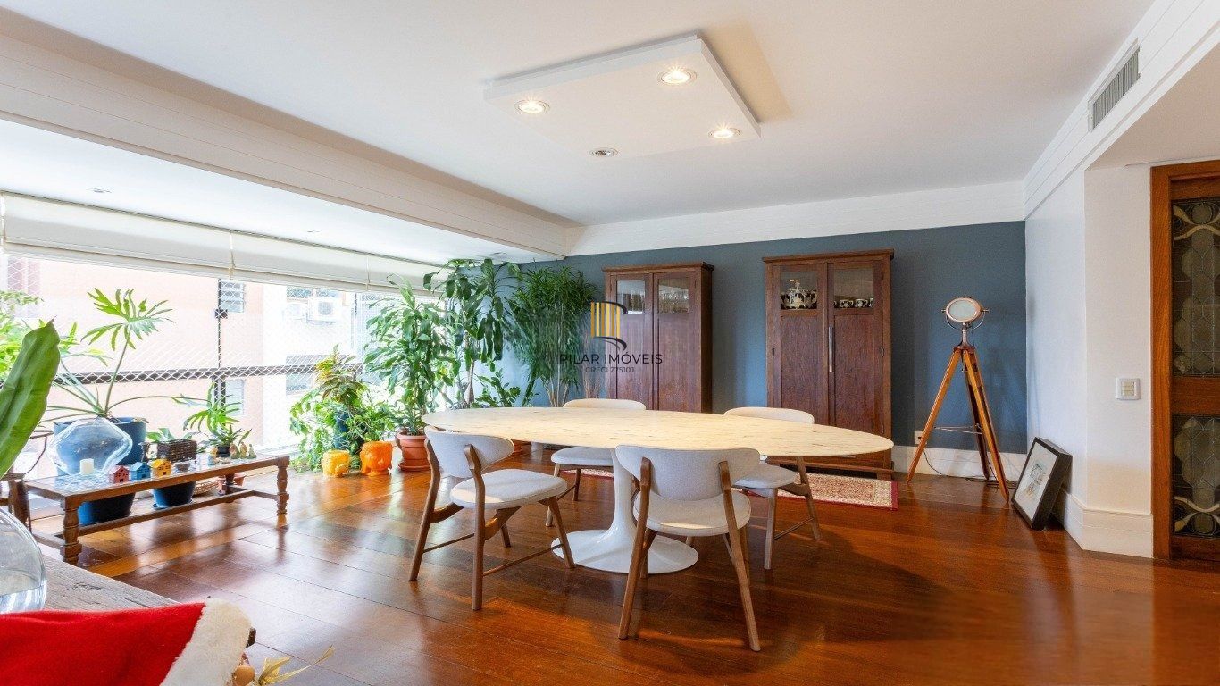 Apartamento193m² privativos,  3 dormitórios (2 suítes),  3 vagas