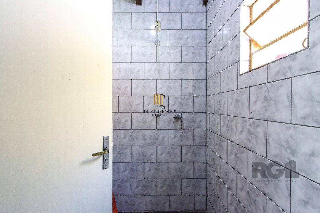 Casa 04 dormitórios, 02 suítes, living 02 ambientes