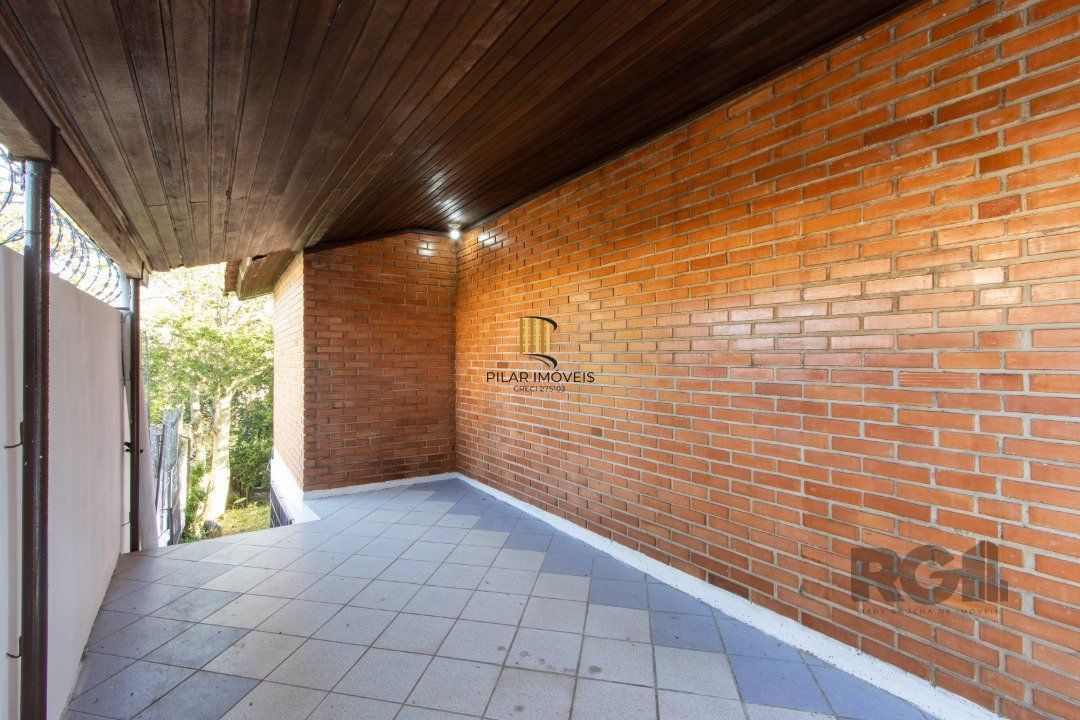 Casa para Venda - 200m², 3 dormitórios, 2 vagas - Cavalhada