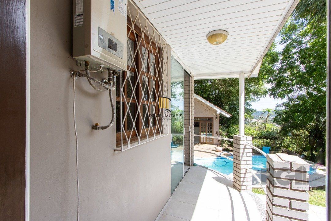 Casa 4 dormitórios no bairro Espírito Santo