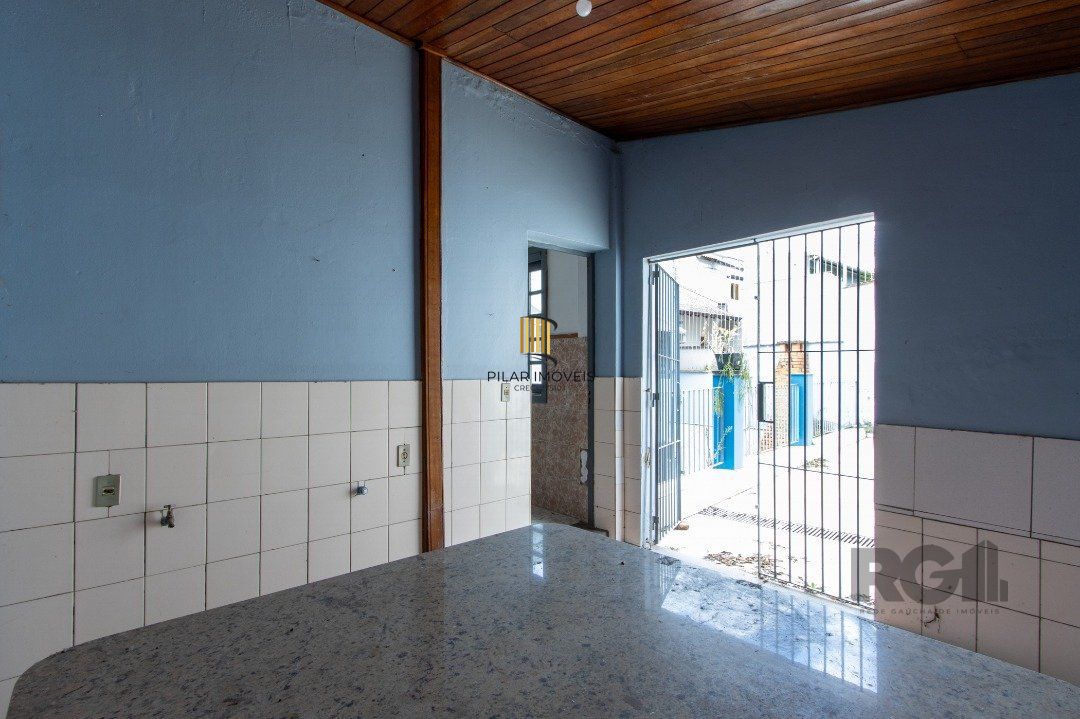 Casa 4 dormitórios no bairro Nonoai