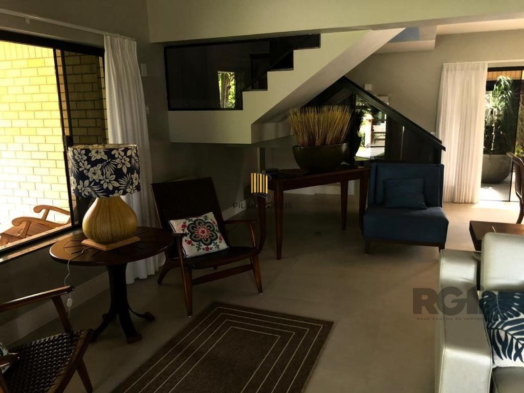 Casa 4 dormitórios no bairro Centro