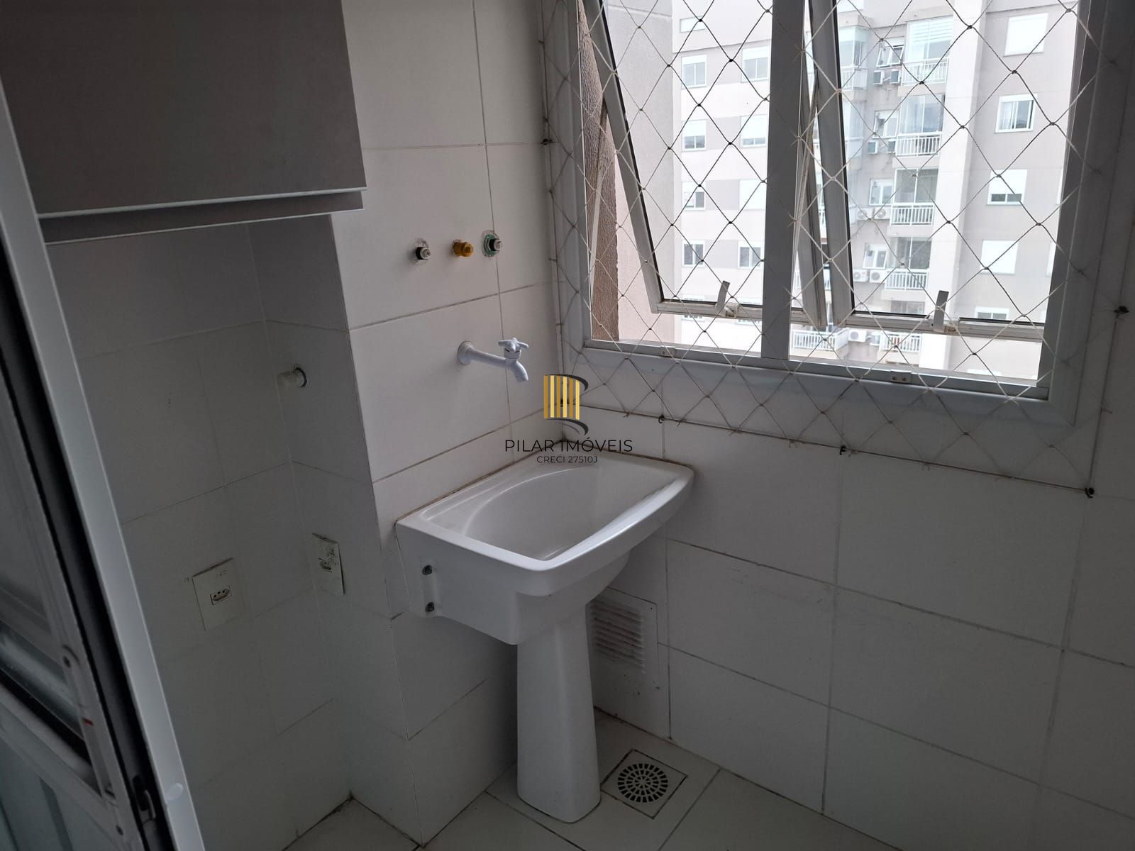 Apartamento de 3 dormitórios, 1 suíte e 2 vagas de garagem.