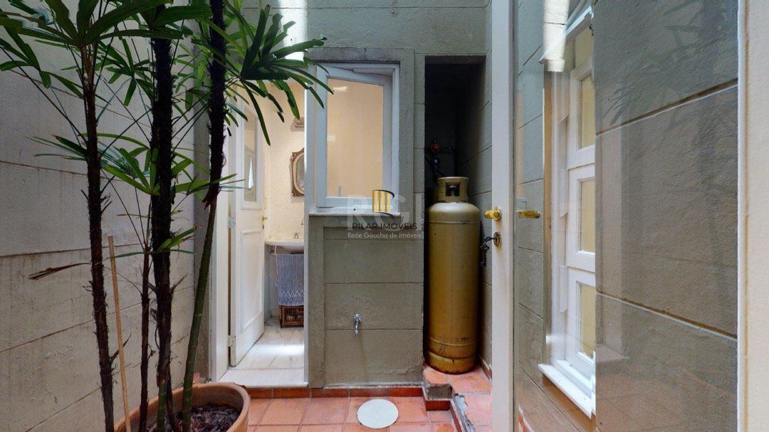 Casa para Venda - 130m², 3 dormitórios, sendo 1 suites, Cidade Baixa