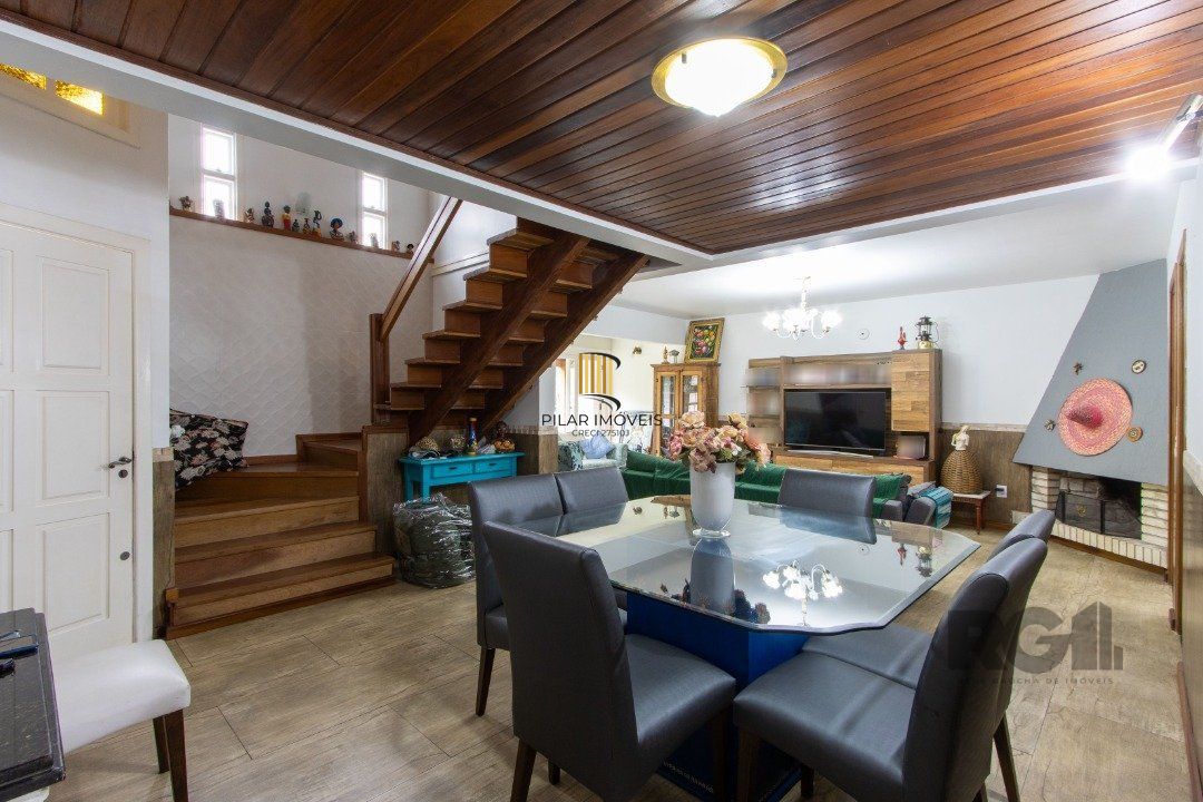 Casa 4 dormitórios no bairro Ipanema