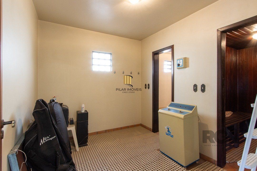 Casa para Venda - 500m², 4 dormitórios, sendo 1 suites, 4 vagas - Coronel Aparício Borges