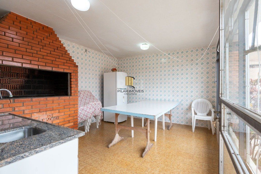 Casa para Venda - 280m², 4 dormitórios, sendo 1 suites, 3 vagas - Vila Assunção
