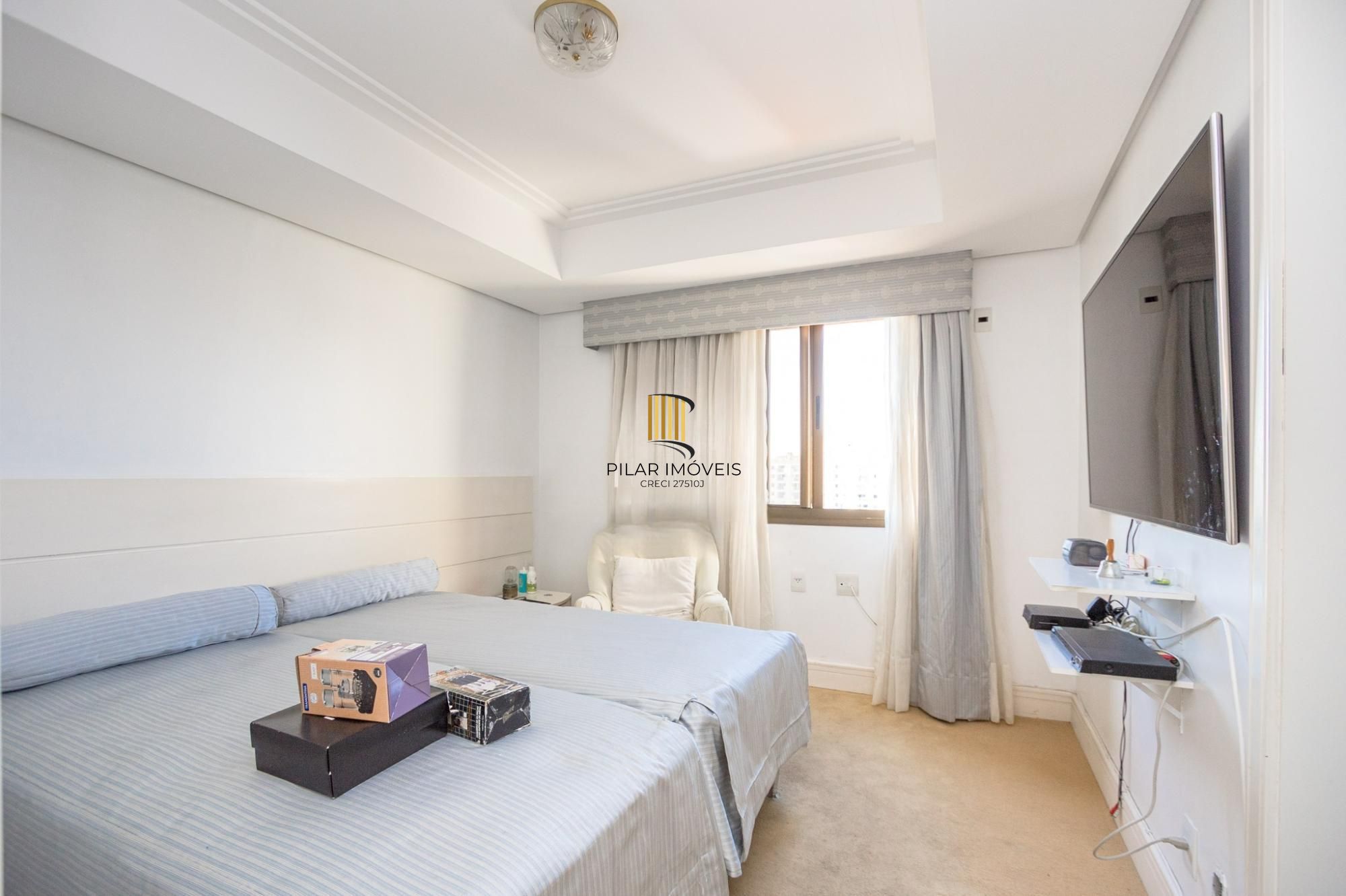 Clássica Cobertura, 600m2 privativos, 4 Dormitórios Sendo 3 Suítes!