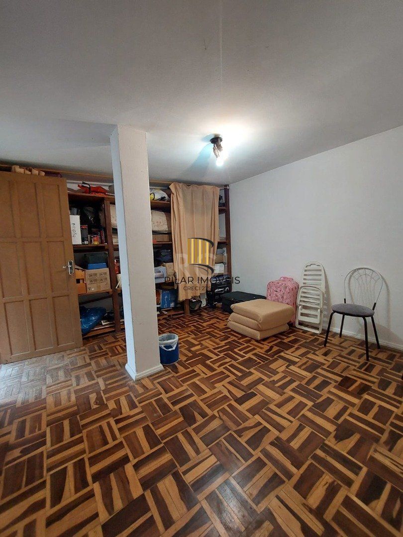 Casa para Venda - 184m², 3 dormitórios, sendo 1 suites, 4 vagas - Cristal