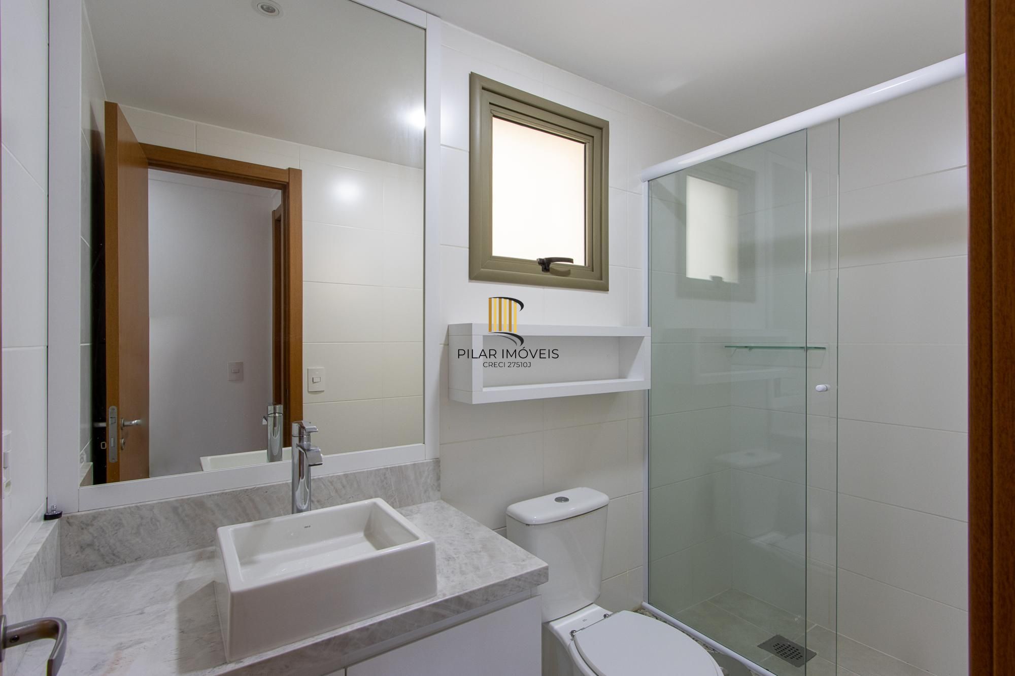 Apartamento totalmente reformado e impecável para locação - 3 quartos sendo uma suíte - Bairro Cavalhada