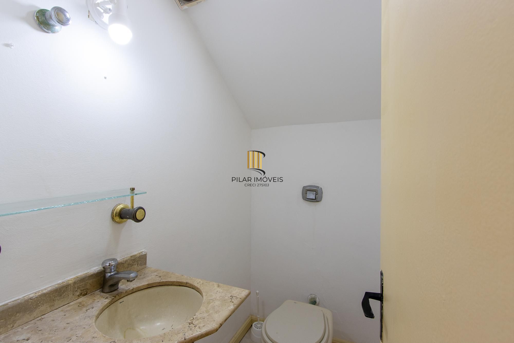 Casa em condomínio, 3 dormitórios (1 suite) 2 vagas - Jardim Isabel