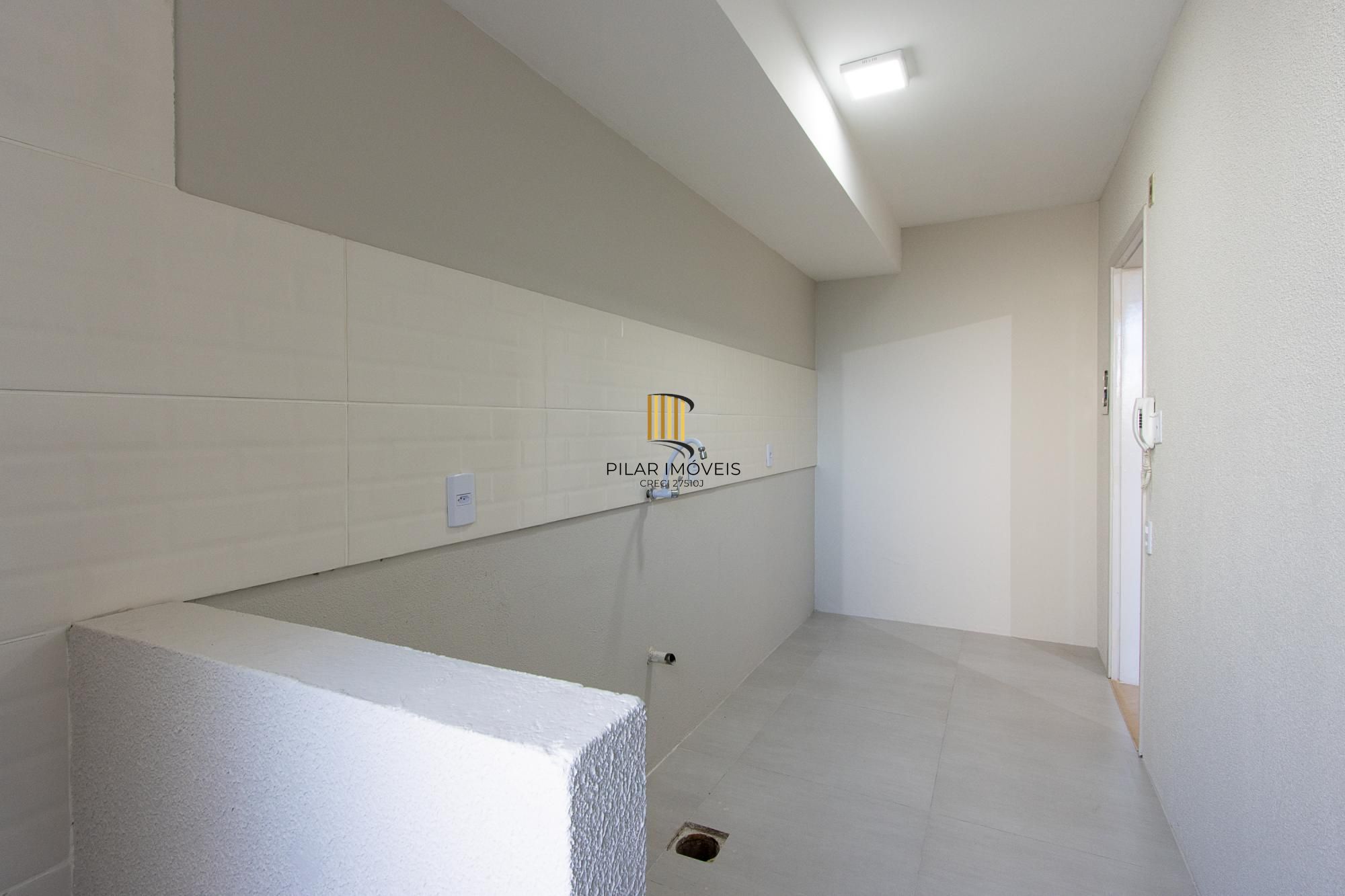 APARTAMENTO 2 DORMITÓRIOS, REFORMADO - BAIRRO TRISTEZA