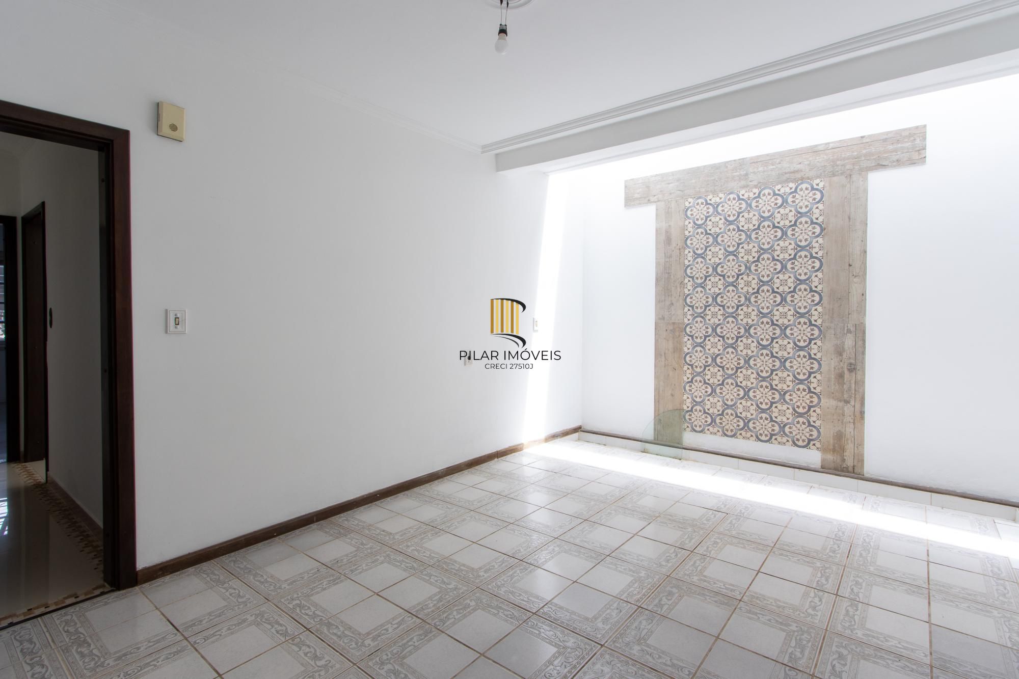 Casa Residencial à Venda no Bairro Guarujá, Porto Alegre, RS