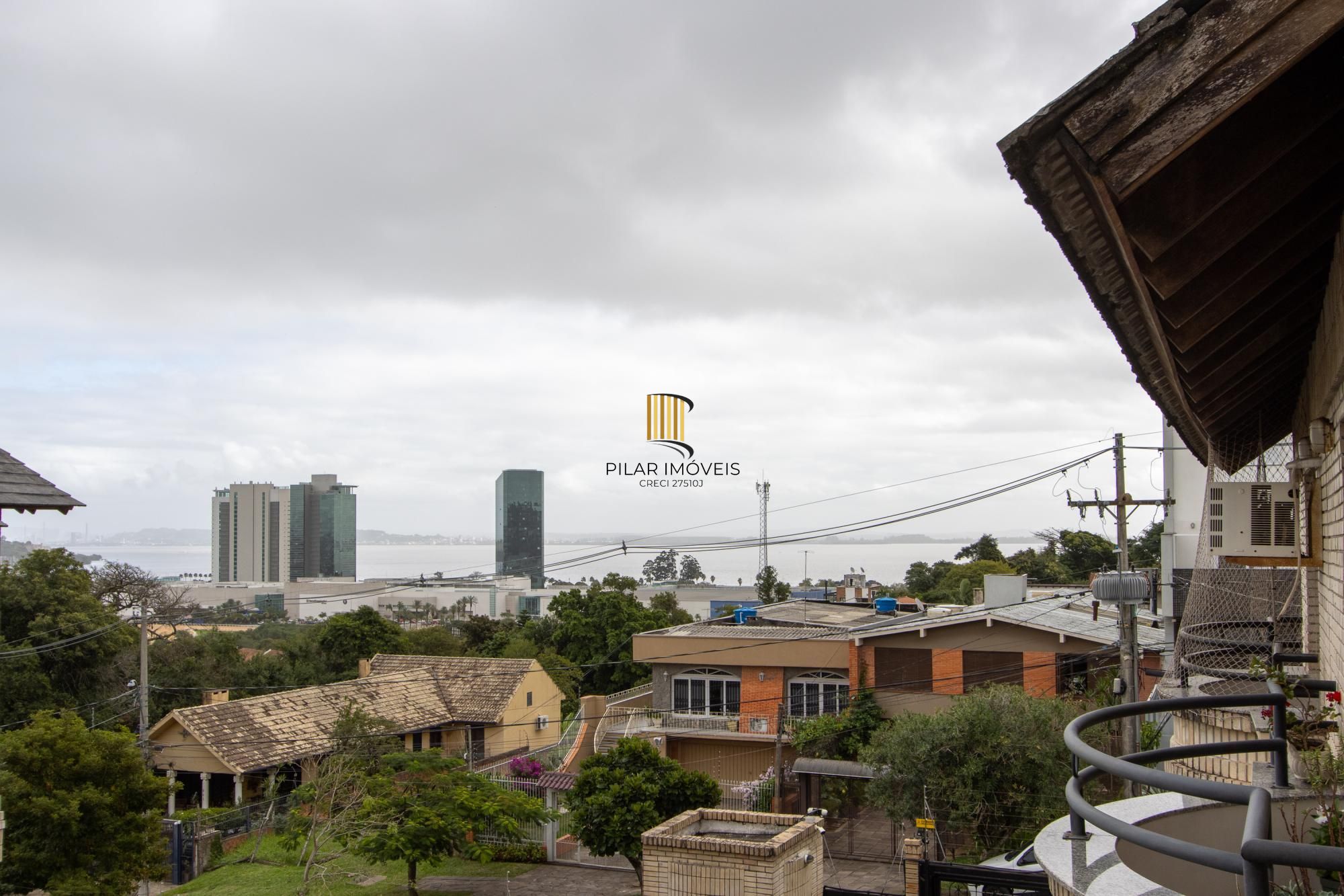 Casa de Condomínio 3 dormitórios no bairro Cristal