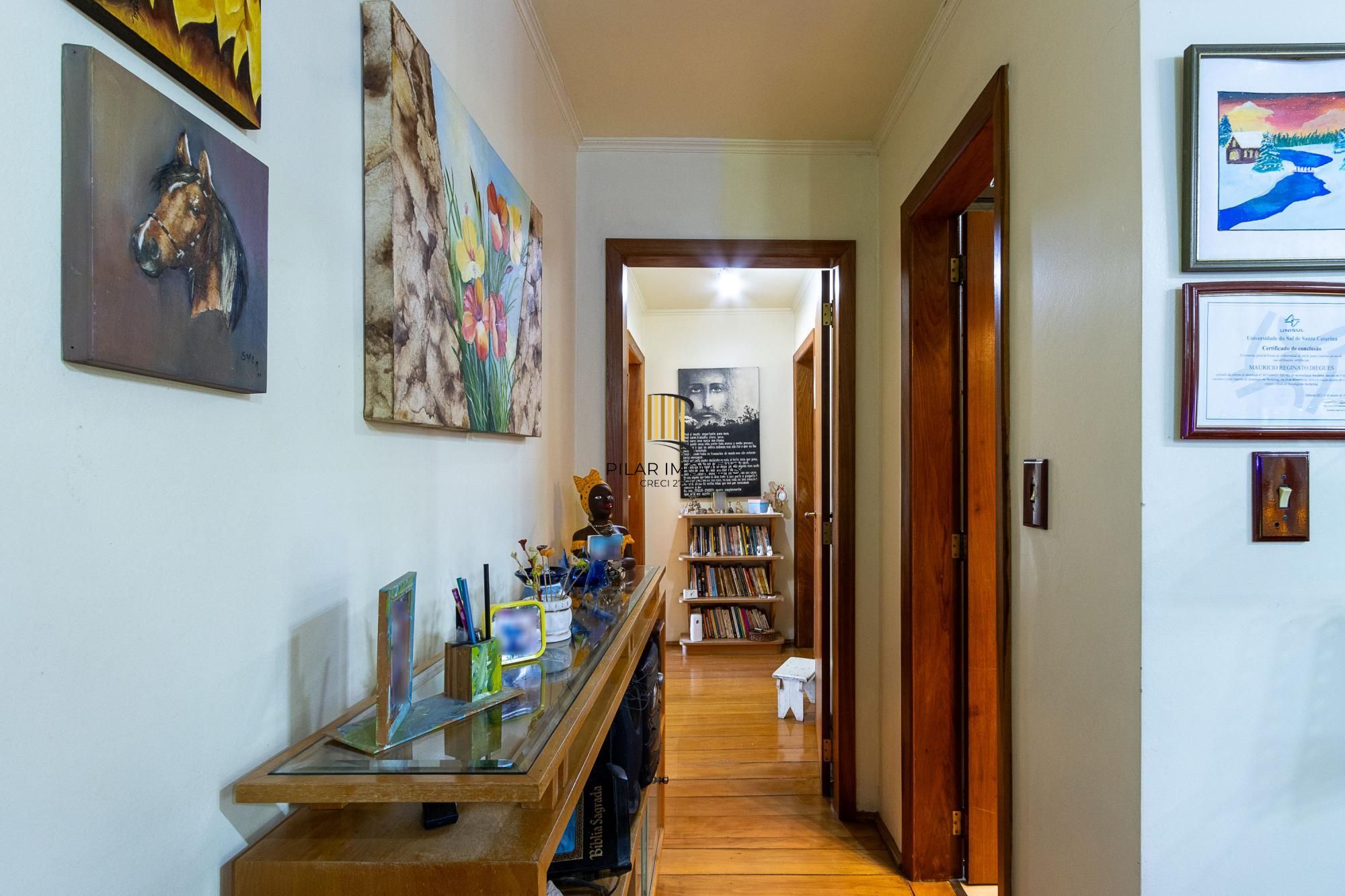 Casa com 3 quartos (1 suite), 4 vagas - Vila Nova