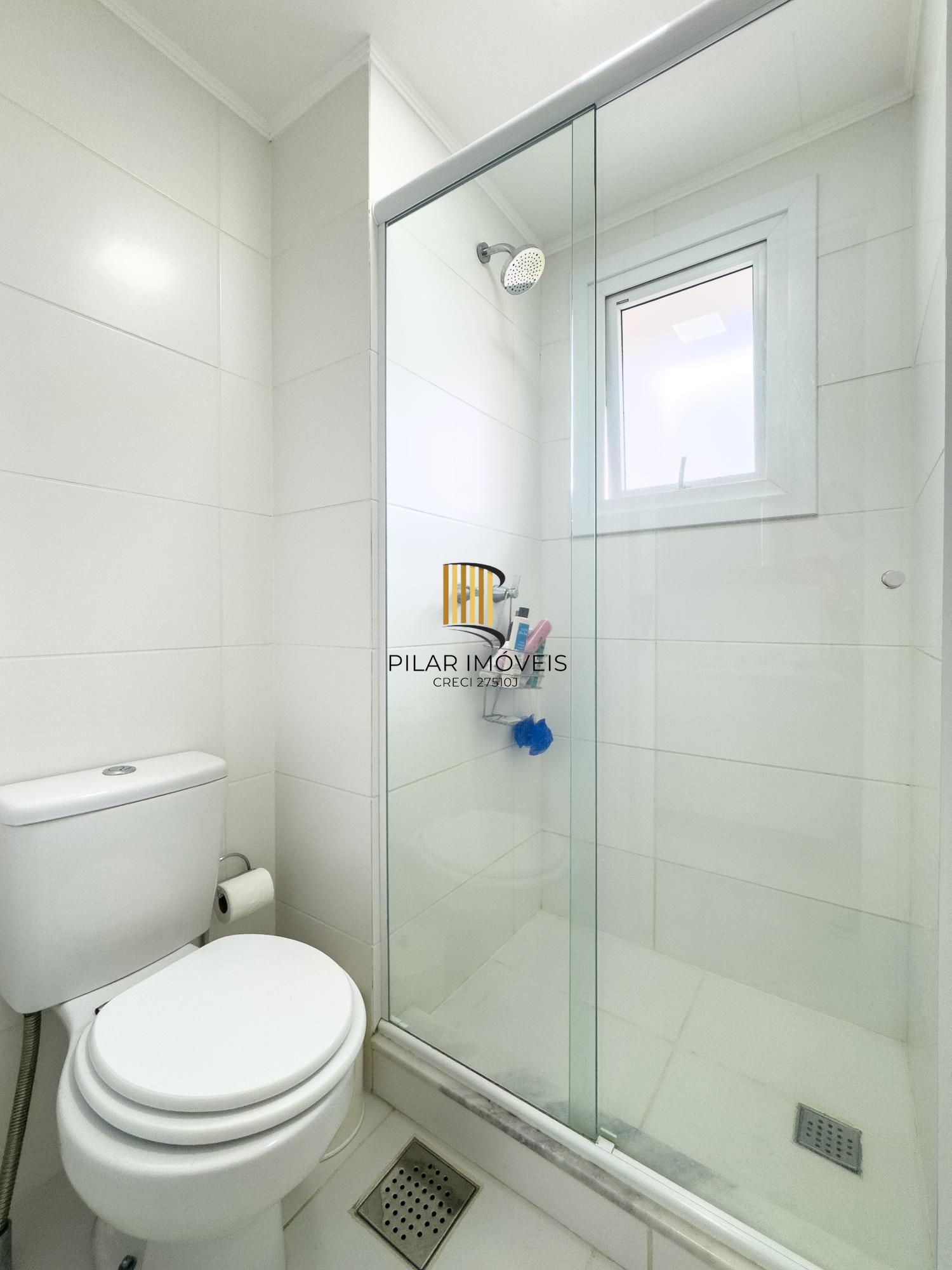 Apartamento 03 Suítes bairro Cristal, 88,97m² de área privativa, semimobiliada e 02 vagas de garagens cobertas.
