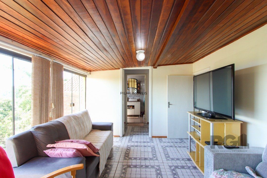 Casa 04 dormitórios, 02 suítes, living 02 ambientes