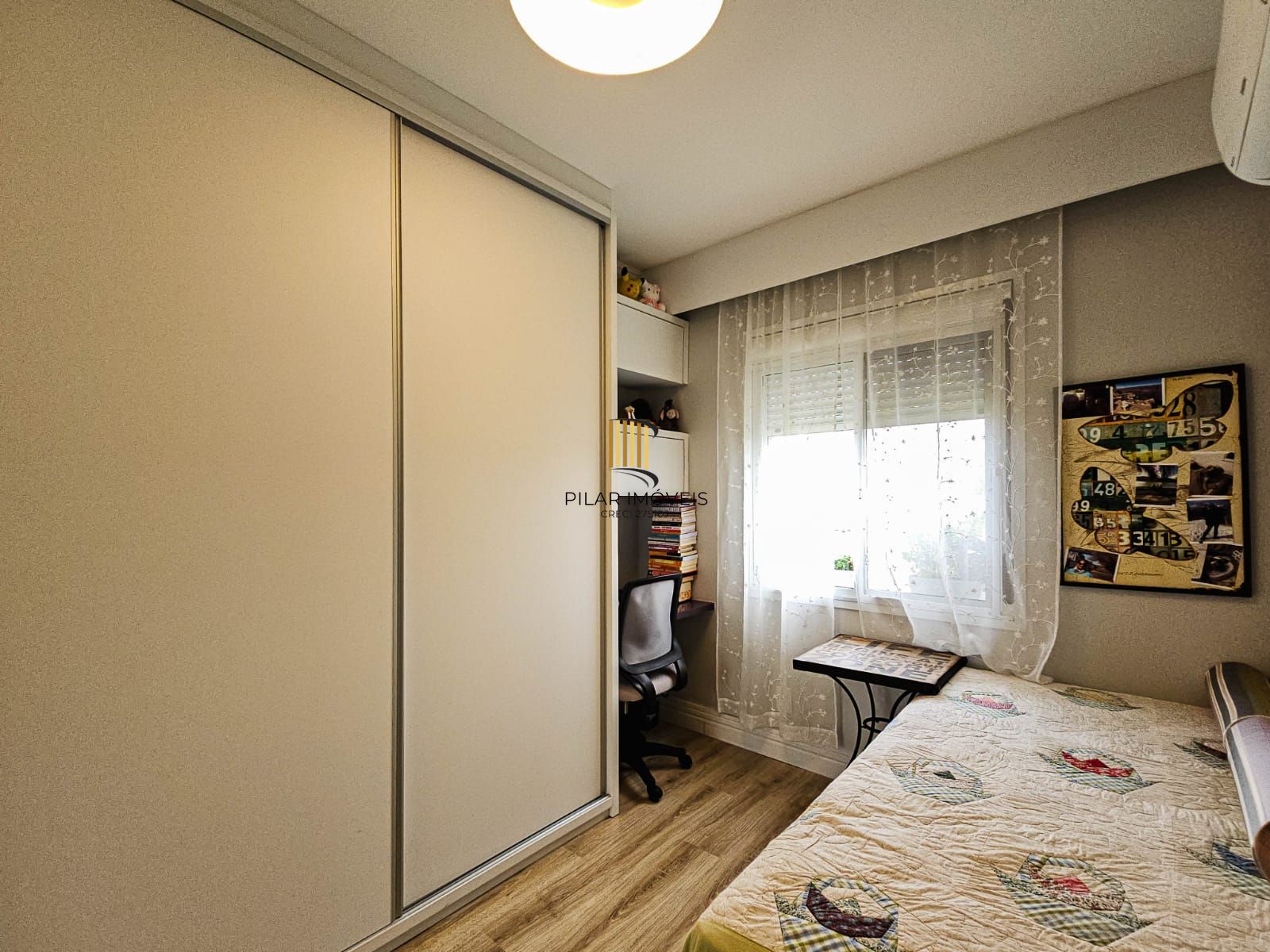 Excelente apartamento com dois sendo suite , duas vagas ,semi mobiliado