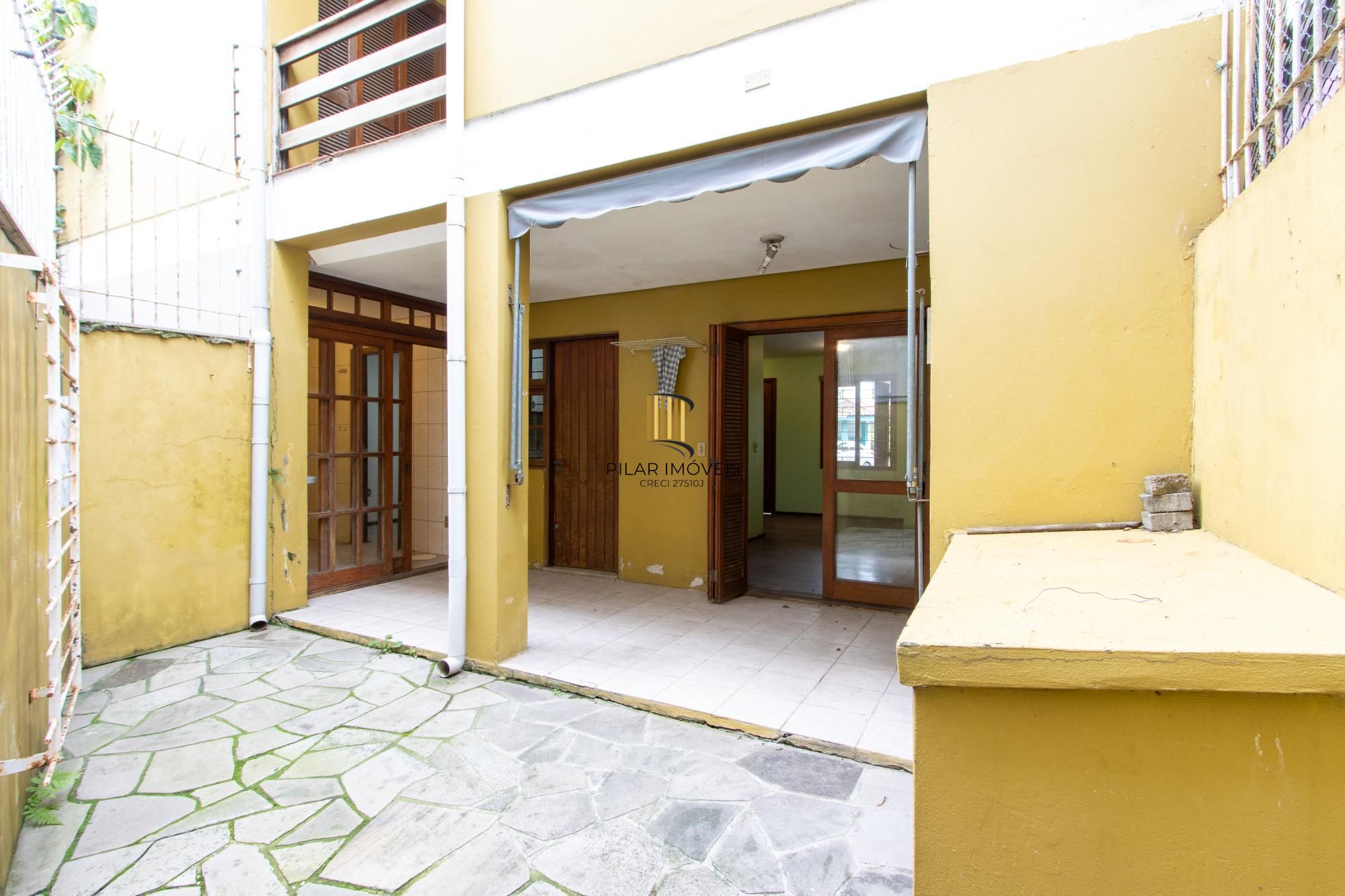 Casa de Condomínio 3 dormitórios no bairro Ipanema