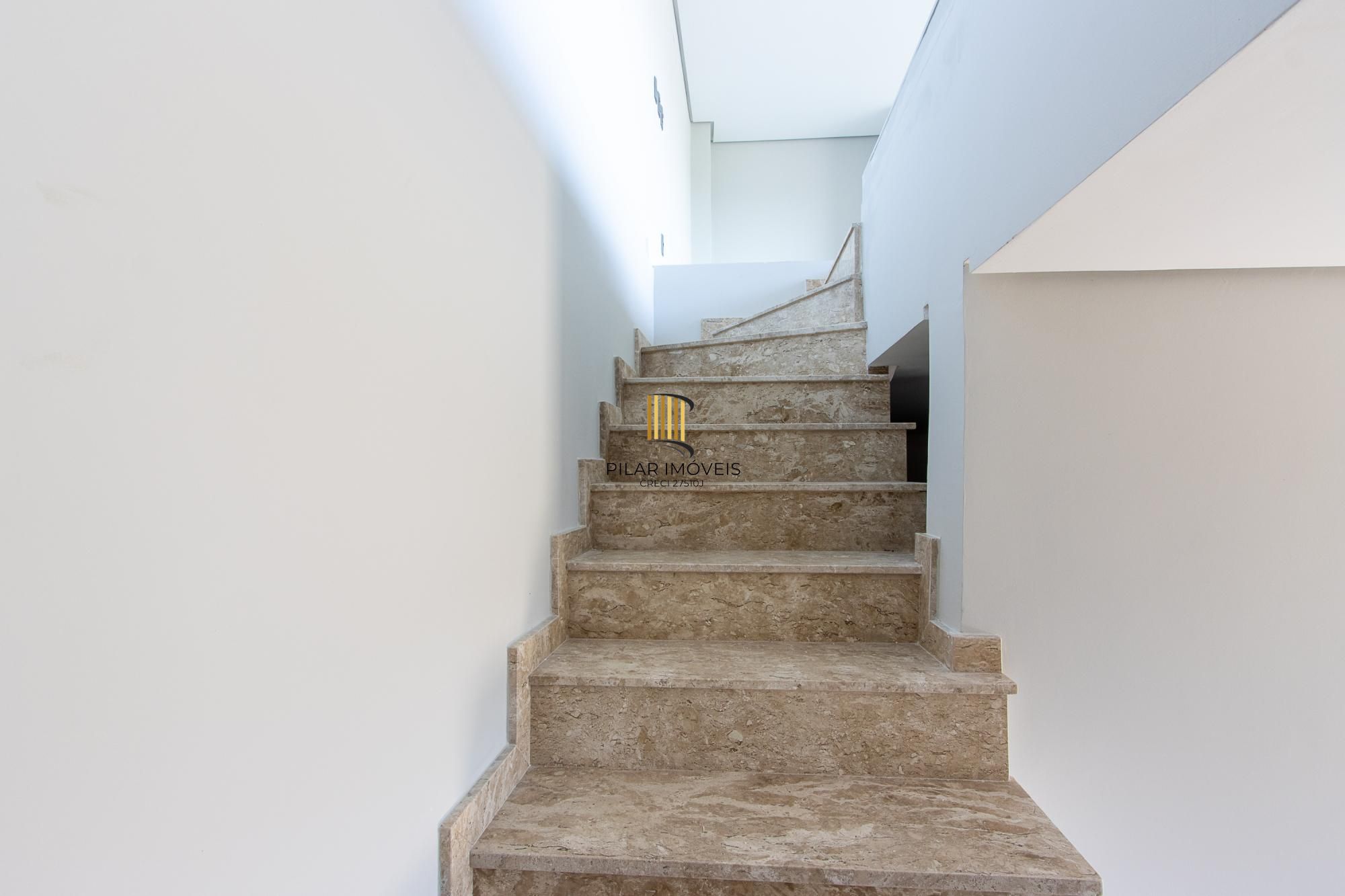 Casa em condomínio com conforto e exclusividade no bairro Tristeza