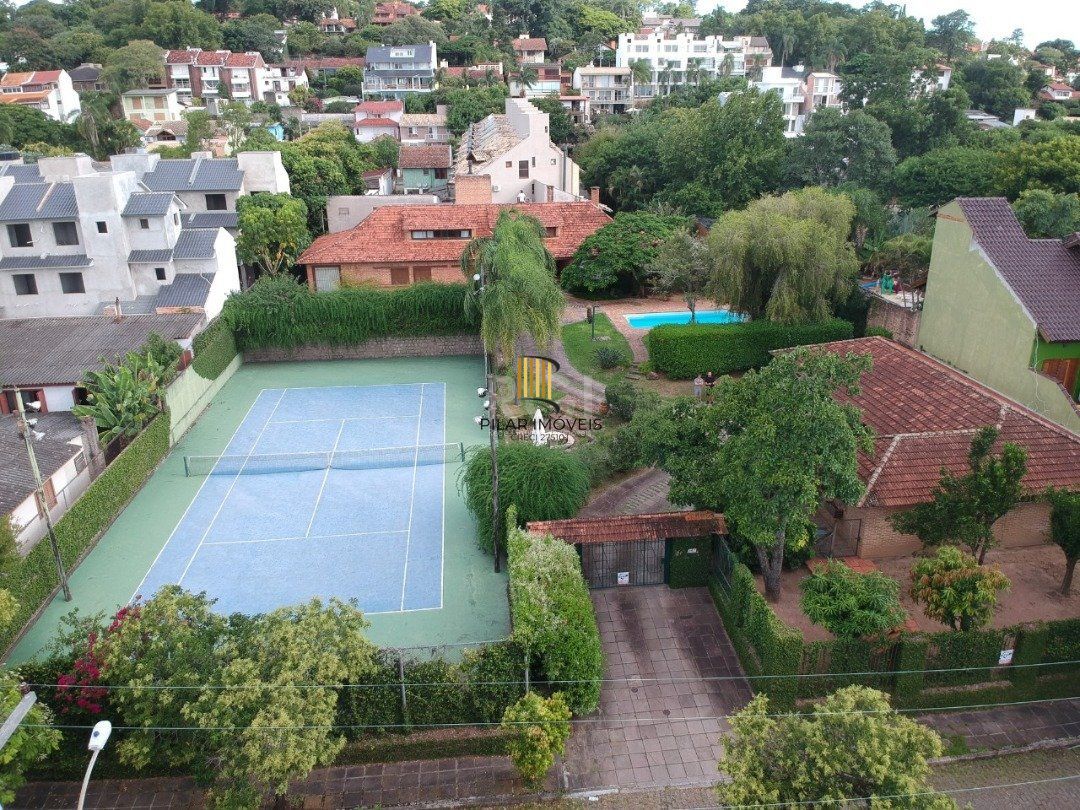 Casa para Venda - 418m², 5 dormitórios, sendo 1 suites, 6 vagas - Tristeza