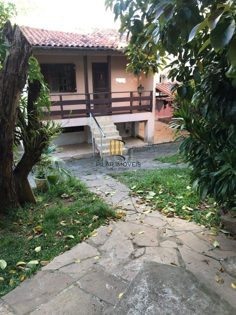 Casa para Venda - 347m², 5 dormitórios, sendo 2 suites, 2 vagas - Tristeza