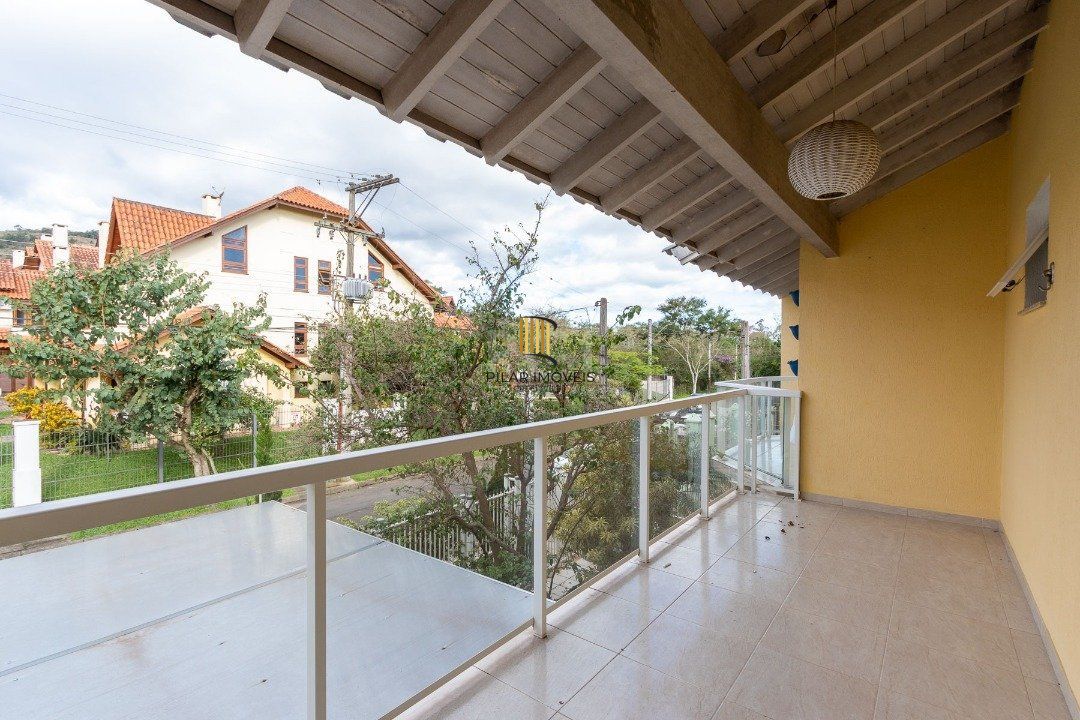 Casa para Venda - 342m², 3 dormitórios, sendo 2 suites, 2 vagas - Espírito Santo