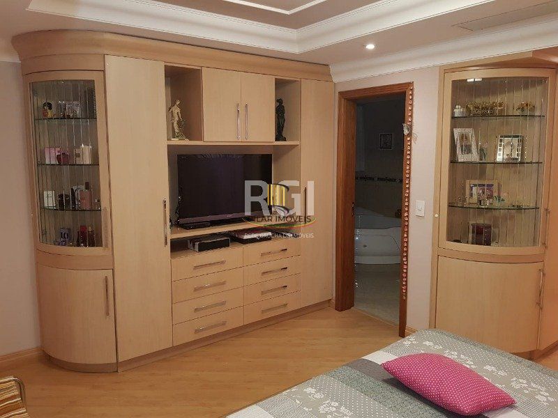Casa para Venda - 300m², 3 dormitórios, sendo 1 suites, 4 vagas - Ipanema
