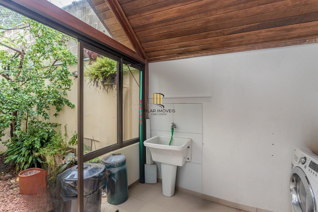 Casa de Condomínio 3 dormitórios no bairro Tristeza