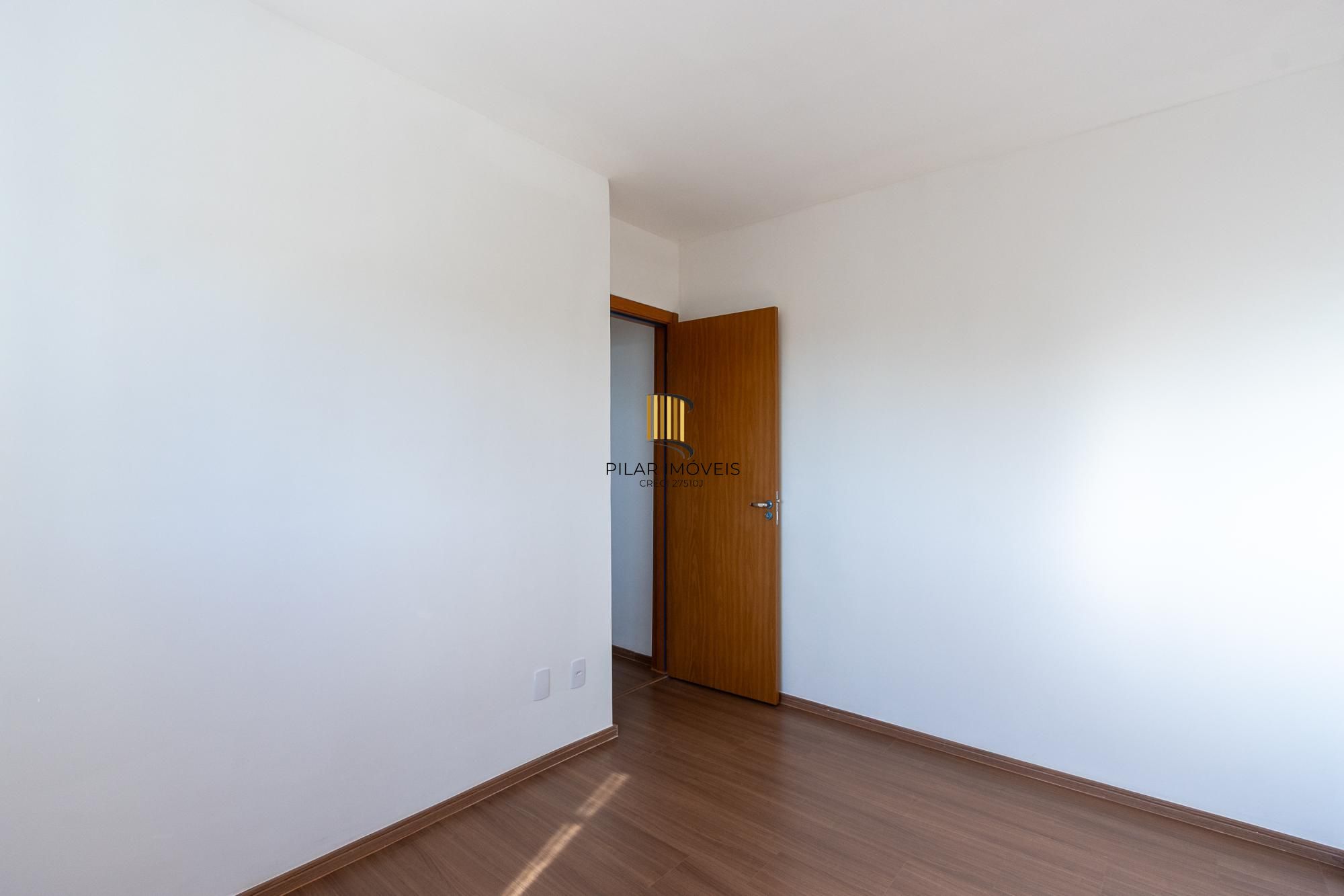 Apartamento no 5 andar de frente com 2 dormitórios