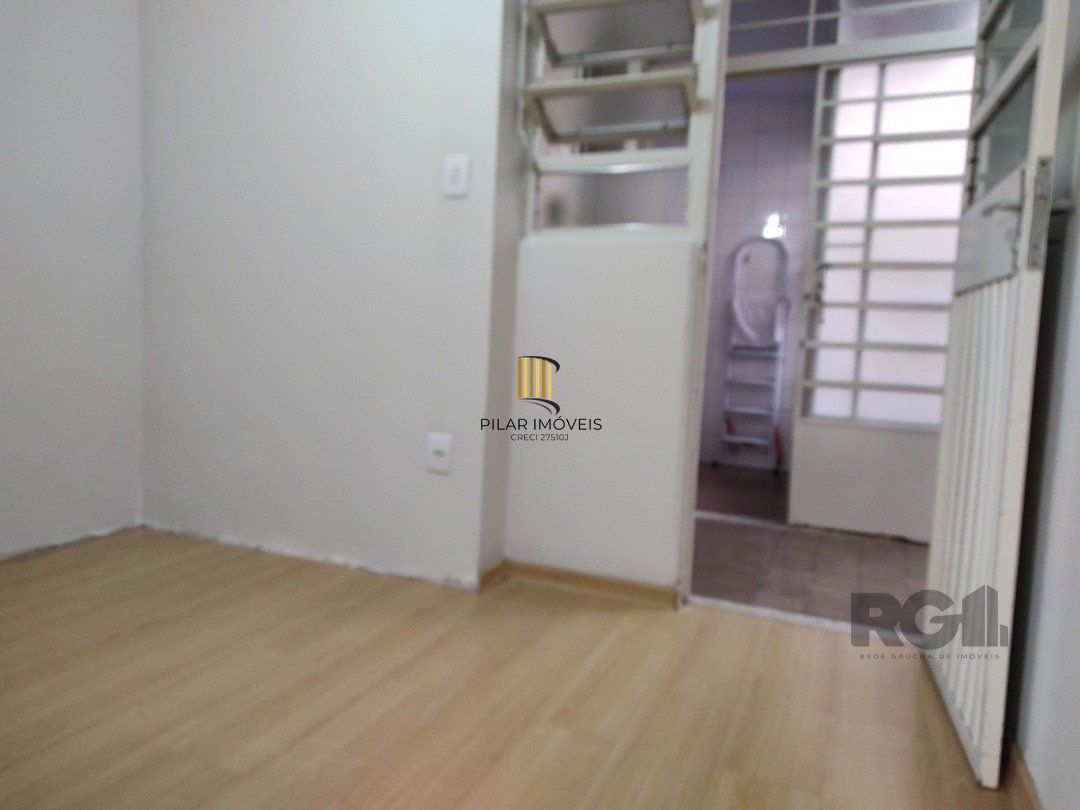 Apartamento Garden, 2 quartos, 1 suite, 2 banheiros, dependência de empregada - Bairro Petrópolis