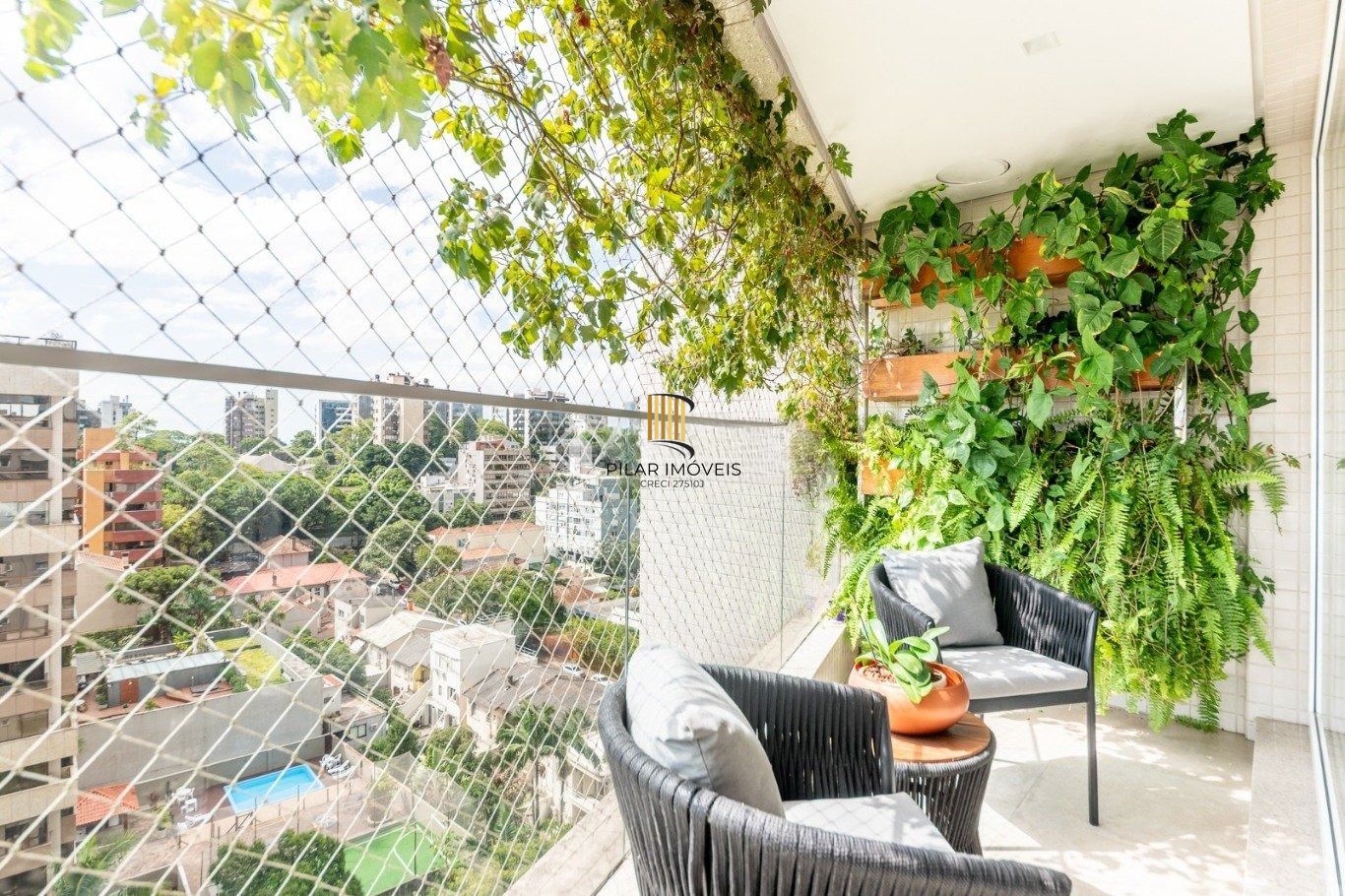 Apartamento Garden com 132m² e 3 dormitórios, 1 suíte, 3 vagas