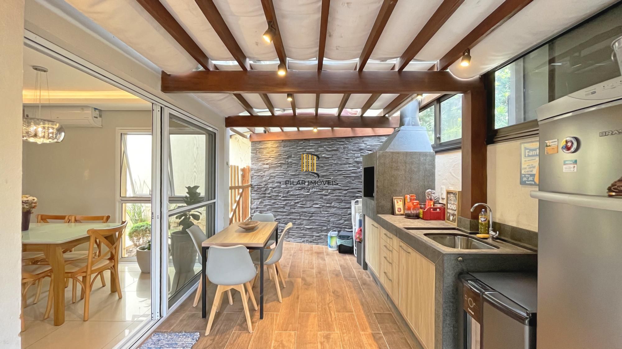 Casa em Condomínio com 3 quartos e 216m² à venda em Teresópolis, Porto Alegre.