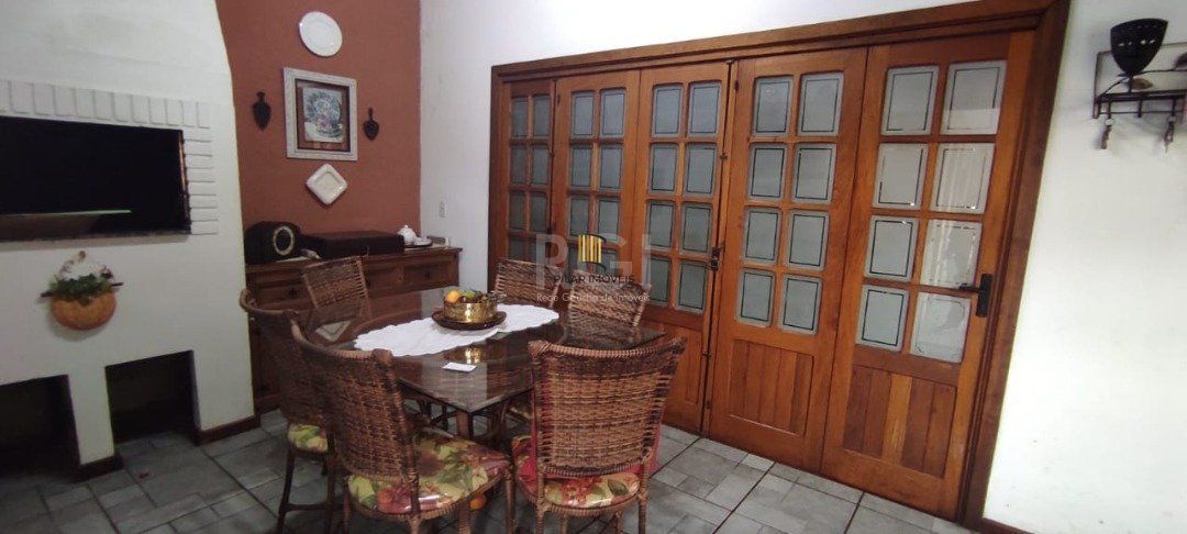 Casa para Venda - 250m², 3 dormitórios, sendo 1 suites, 2 vagas - Ipanema