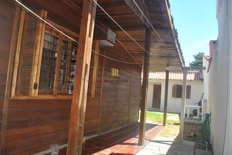 Casa para Venda - 250m², 3 dormitórios, 4 vagas - Serraria