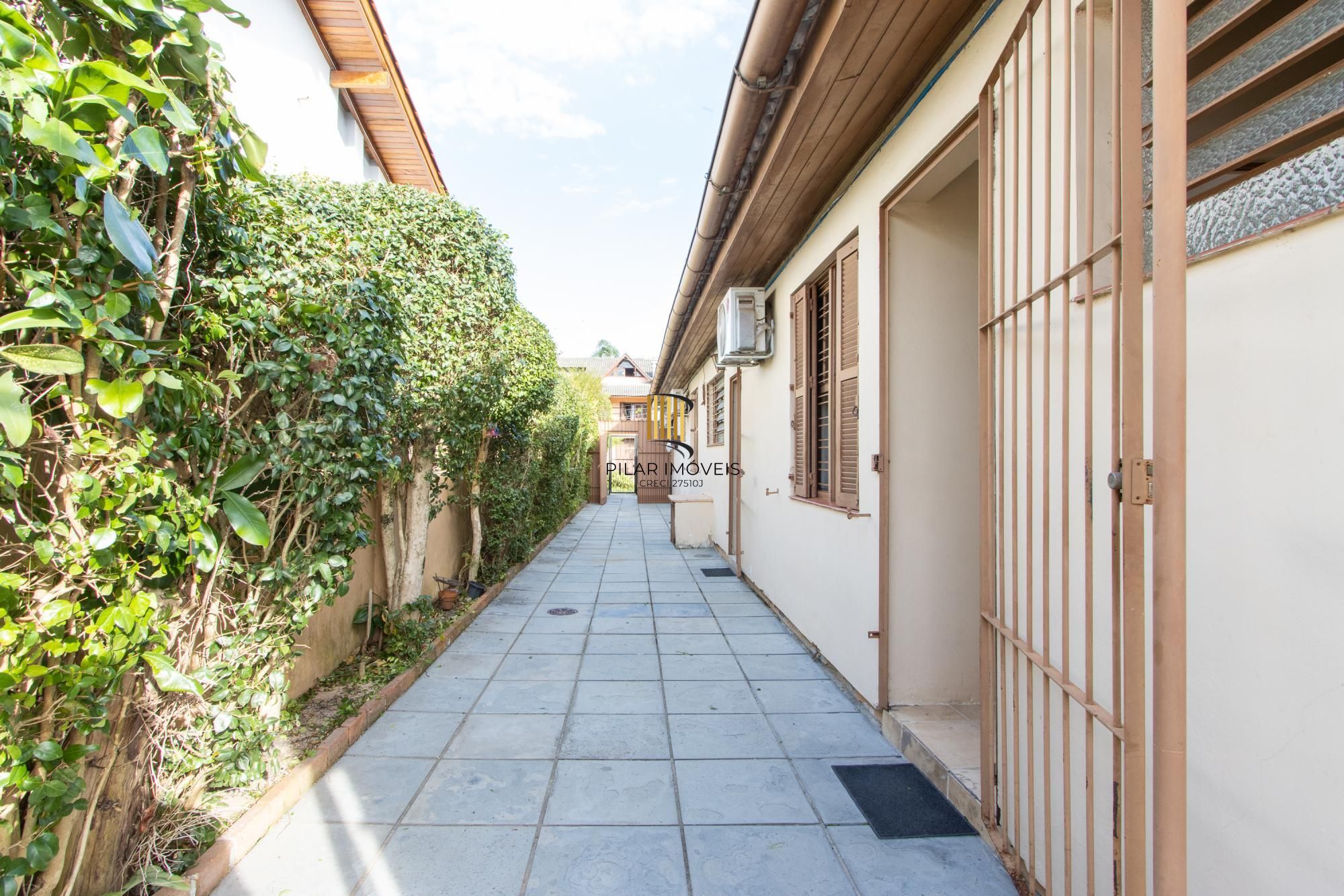 Casa para Venda - 180m², 3 dormitórios, sendo 1 suites, 2 vagas - Ipanema
