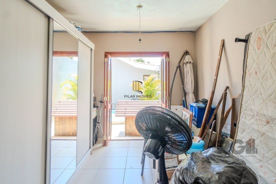 Casa 3 dormitórios I Suíte Master I vaga p/5 carros I Bairro Cavalhada