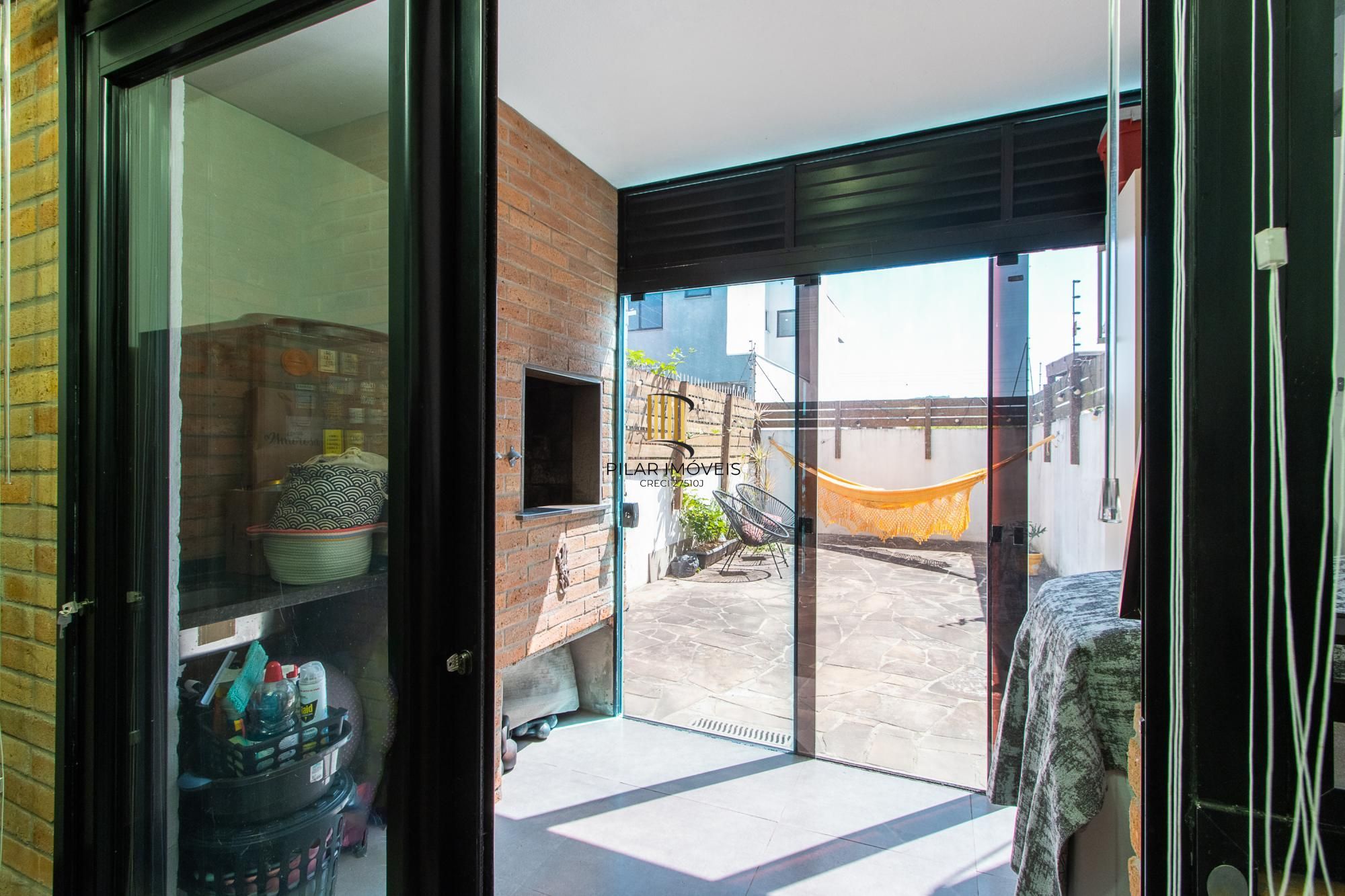 Casa 2 dormitórios no bairro Hípica