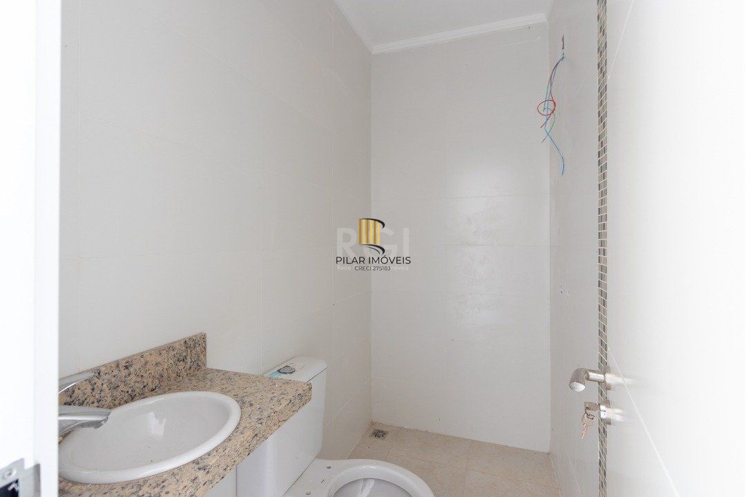 Casa para Venda - 168m², 3 dormitórios, sendo 1 suites, 2 vagas - Imperial Park